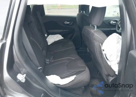 2015 Jeep Cherokee Latitude z USA, uszkodzony, nr VIN 1C4PJLCB8FW516784